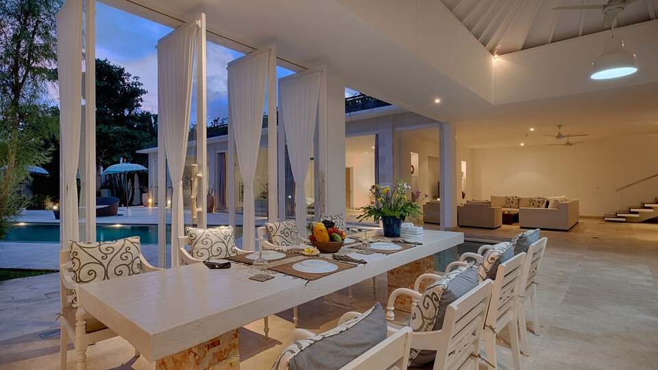 5 Star Villa Putih 1 – An Elegant Pererenan Hideaway