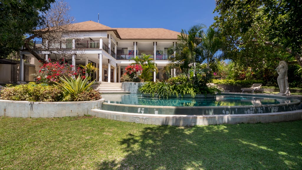5 Star Villa Khajuraho – Uluwatu Serenity Escape