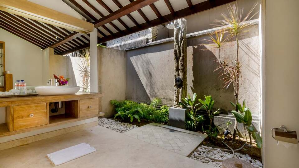 5 Star Villa Khajuraho – Uluwatu Serenity Escape