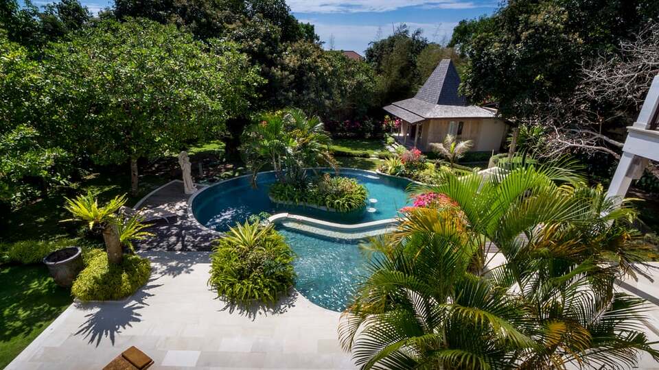 5 Star Villa Khajuraho – Uluwatu Serenity Escape