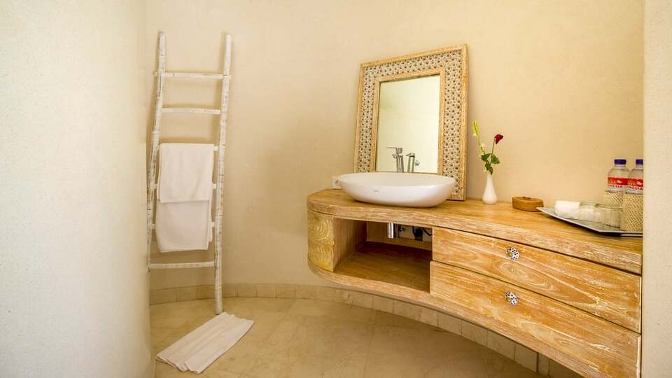 5 Star Akilea Estate – Tropical Grandeur Retreat