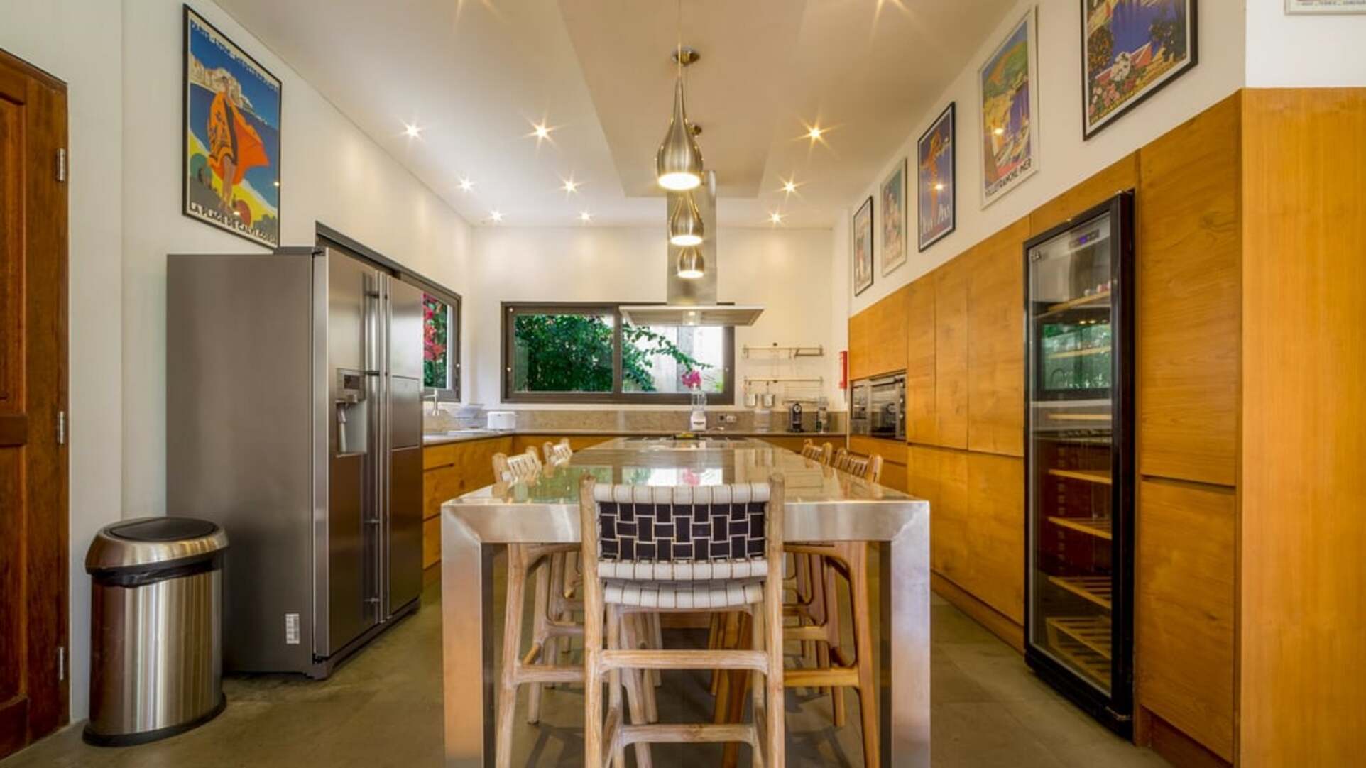 5 Star Akilea Estate – Tropical Grandeur Retreat