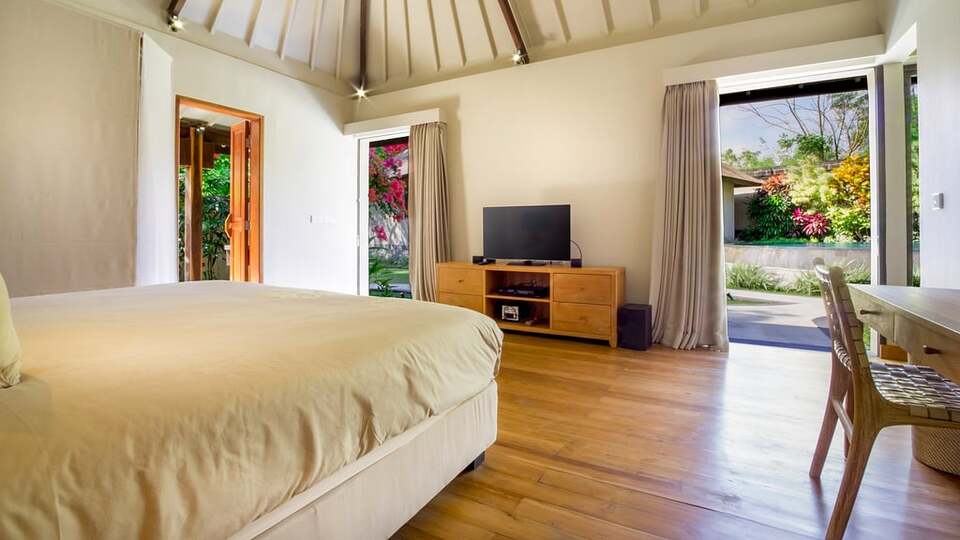 5 Star Akilea Estate – Tropical Grandeur Retreat