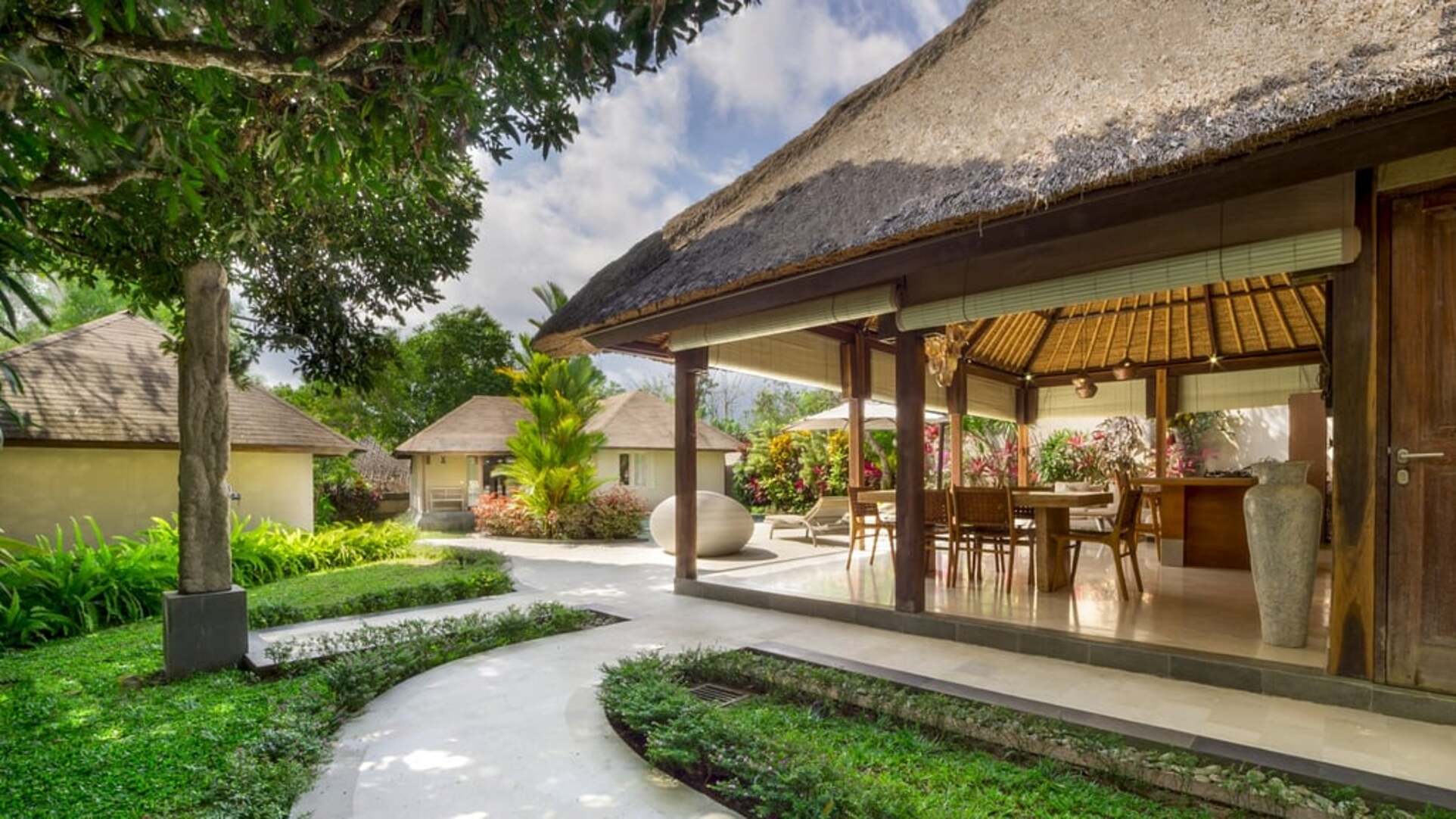 5 Star Akilea Estate – Tropical Grandeur Retreat
