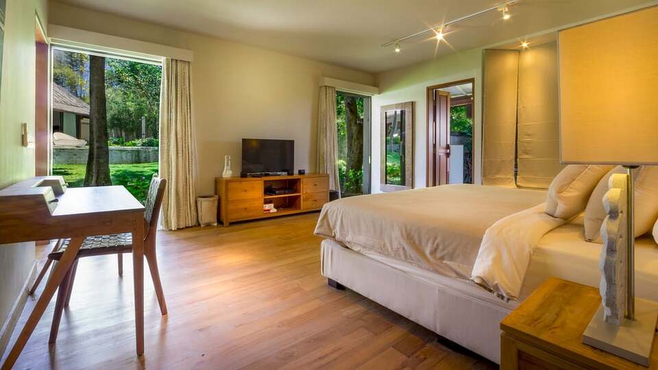 5 Star Akilea Estate – Tropical Grandeur Retreat