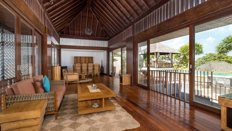 5 Star The Chand’s Three – Oceanfront Balinese Escape