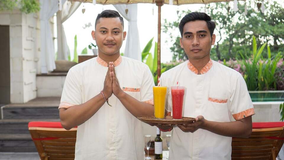 5 Star The Chand’s One – Romantic Beachfront Haven
