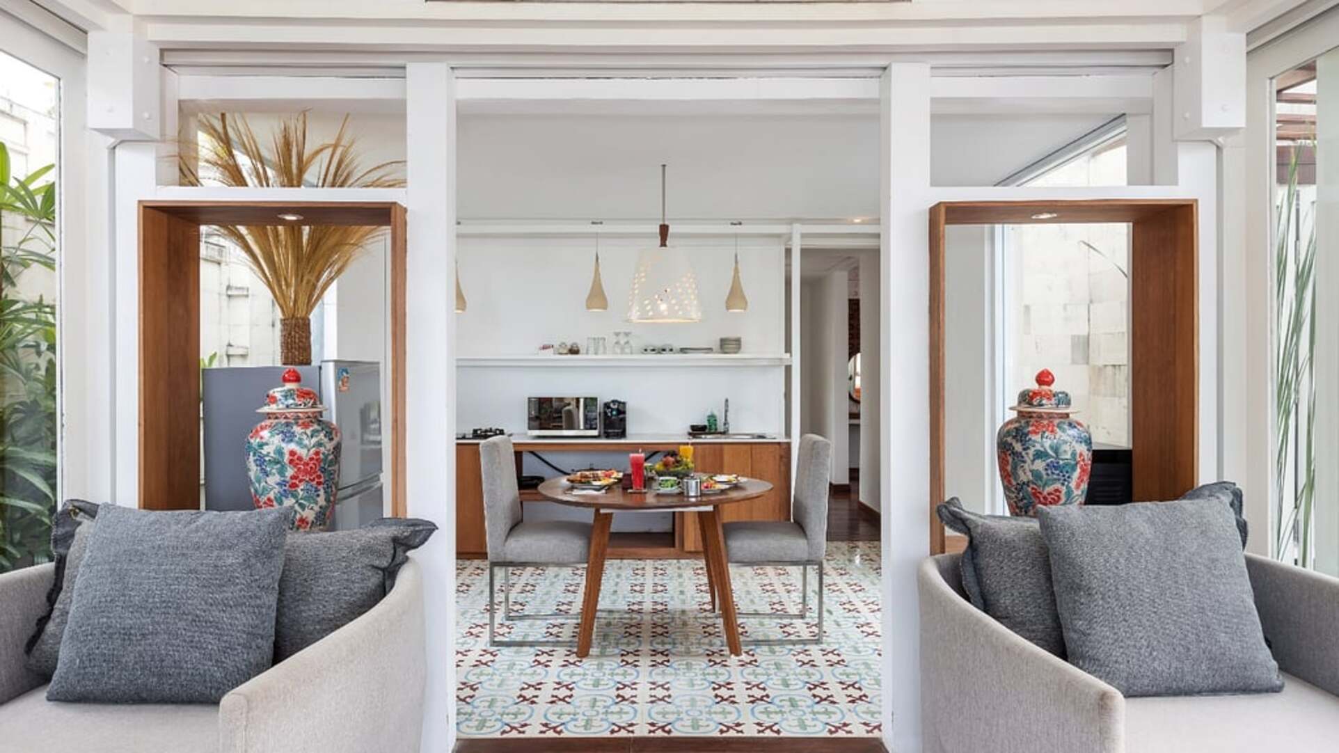 5 Star The Chand’s One – Sunset Beachfront Retreat