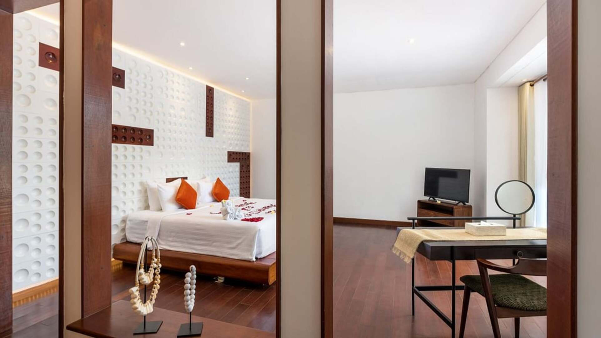 5 Star The Chand’s Two – Beachfront Family Escape