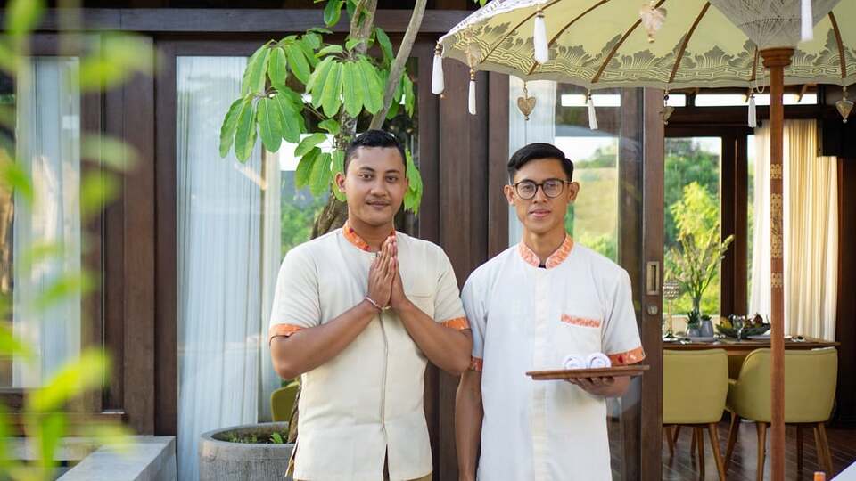 5 Star The Chand’s Two – Tropical Beachfront Escape