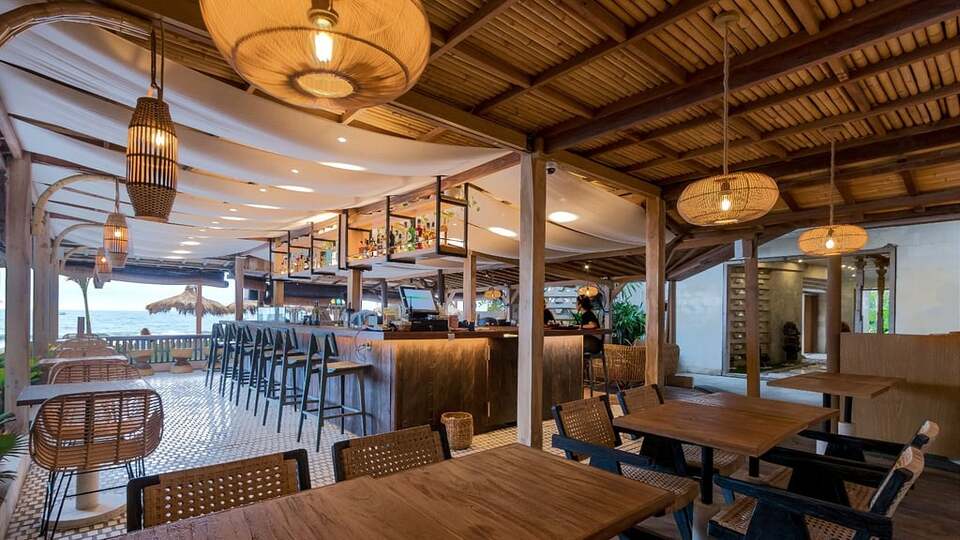 5 Star The Chand’s Two – Tropical Beachfront Escape