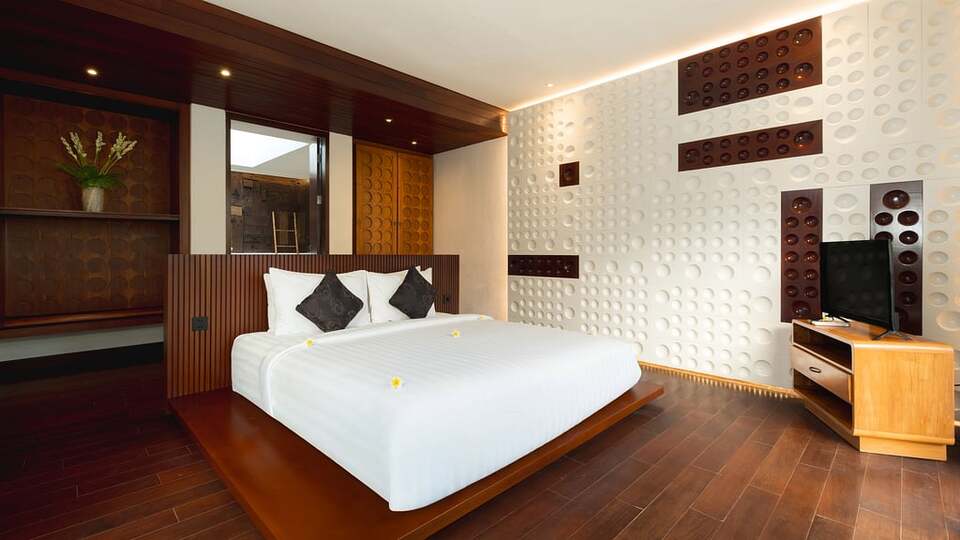 5 Star The Chand’s Two – Tropical Beachfront Escape