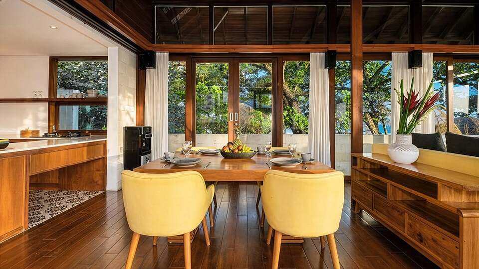 5 Star The Chand’s Two – Beachfront Serenity Escape