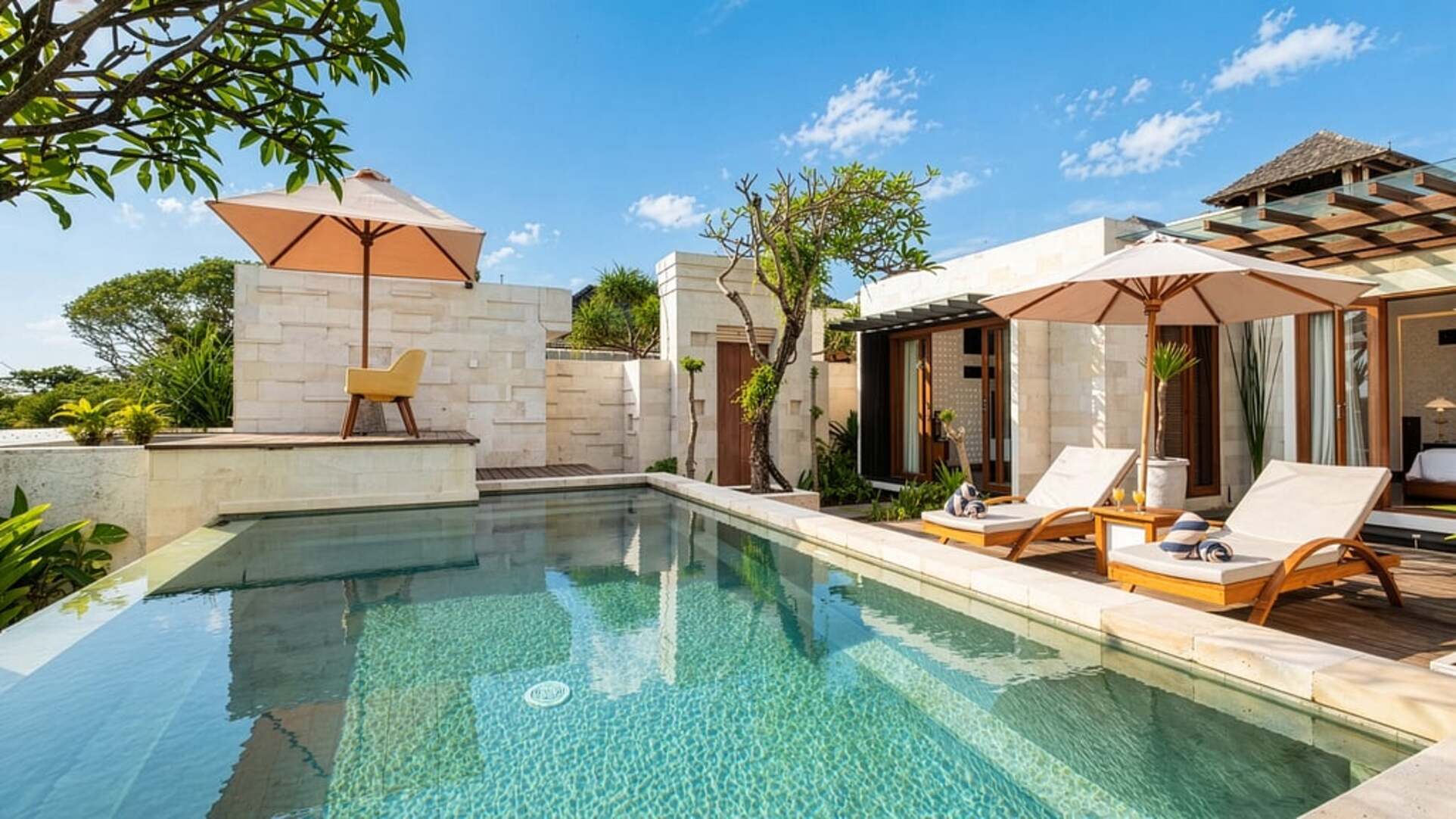 5 Star The Chand’s Two – Beachfront Serenity Escape