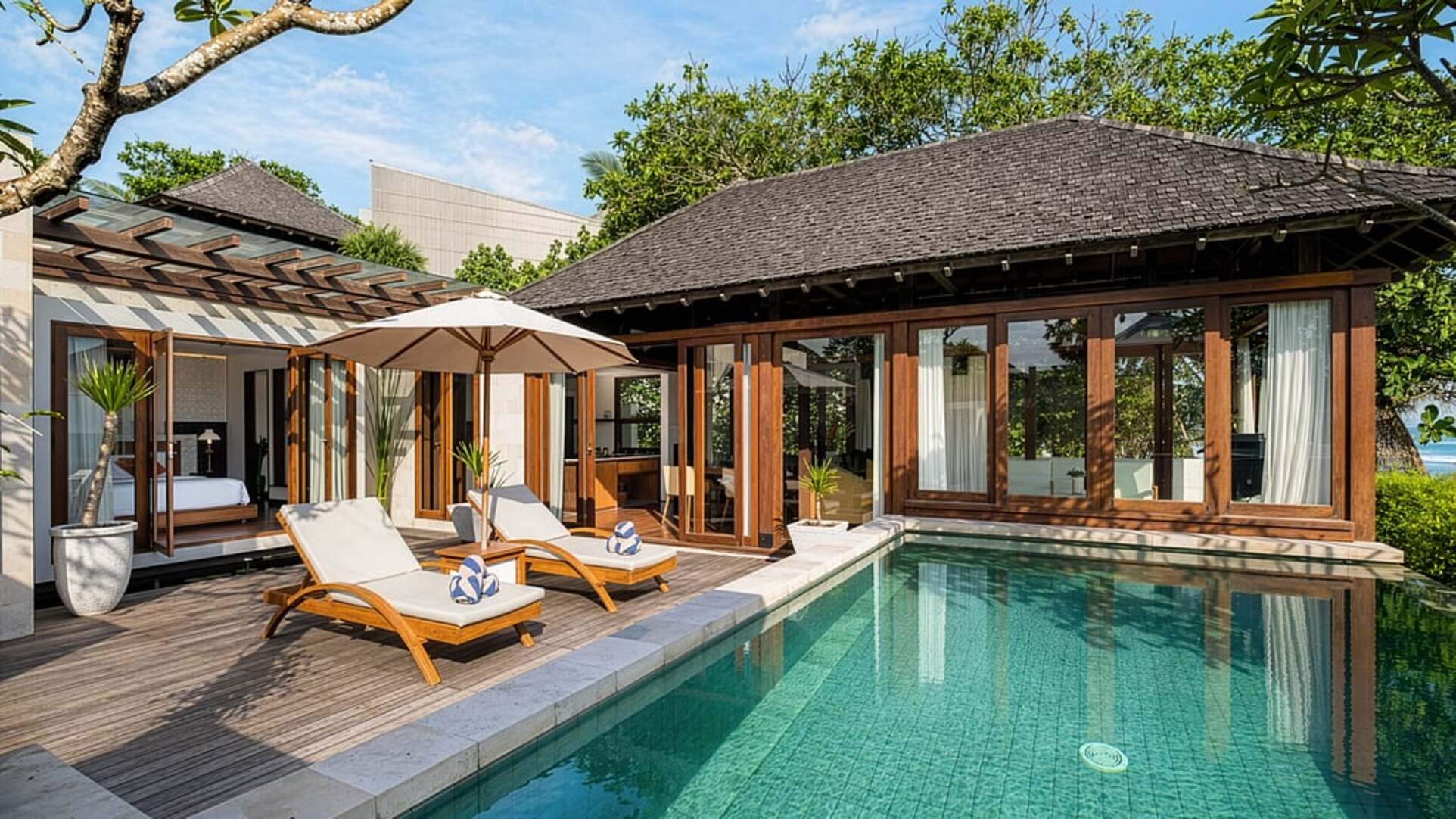 5 Star The Chand’s Two – Beachfront Serenity Escape