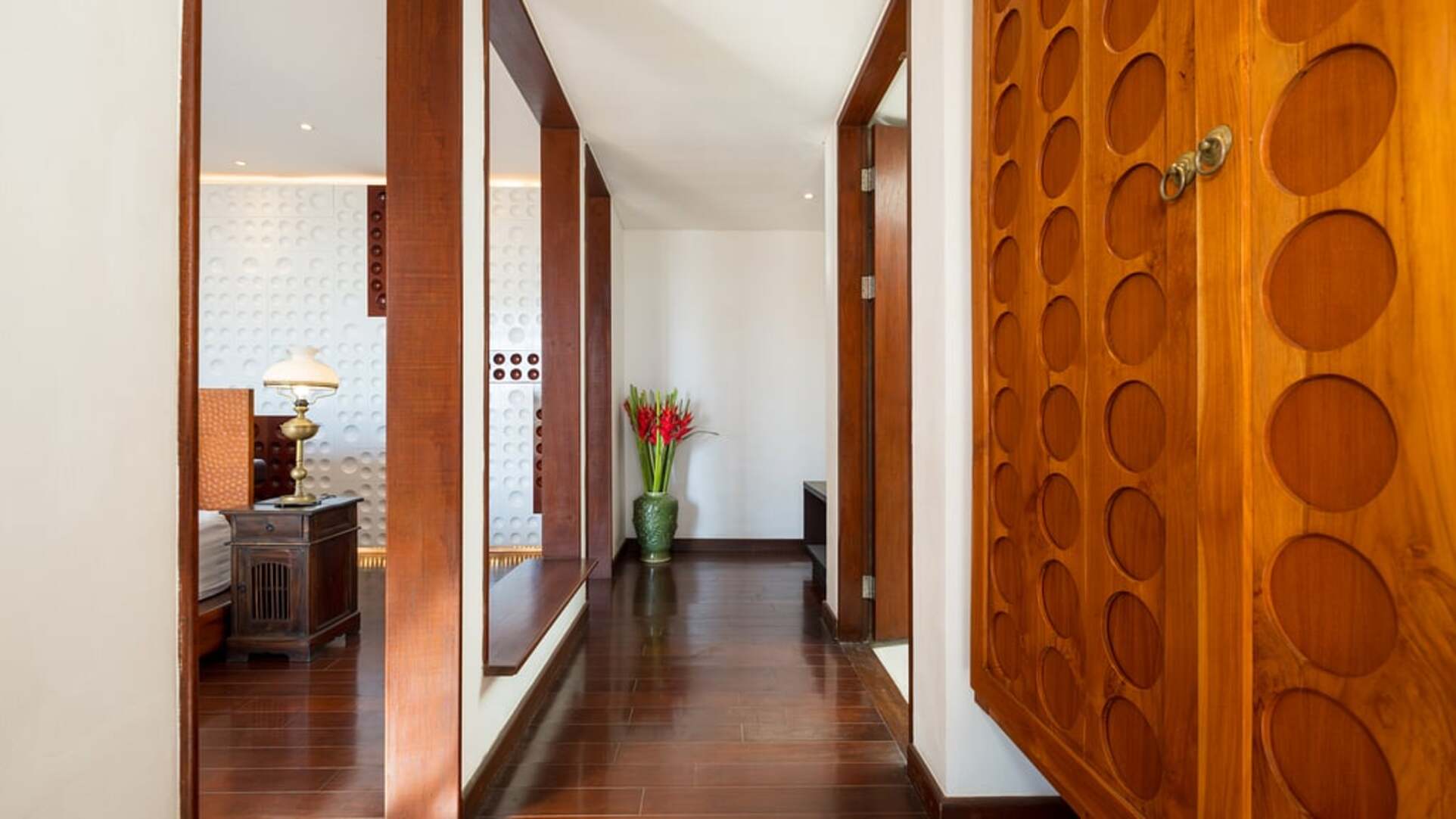 5 Star The Chand’s Two – Beachfront Serenity Escape