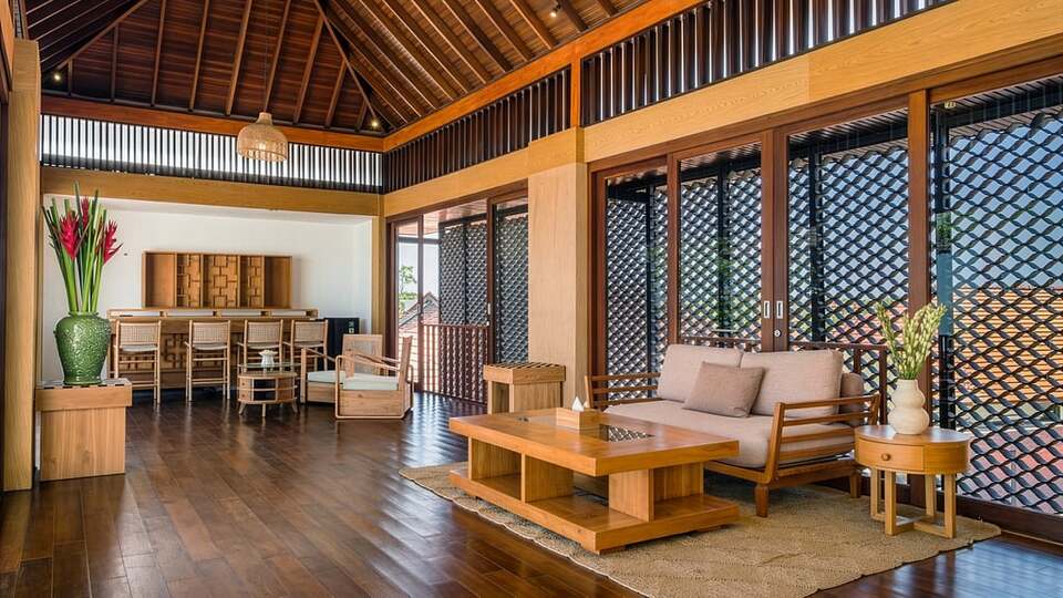5 Star The Chand’s Three – Elevated Beachfront Escape