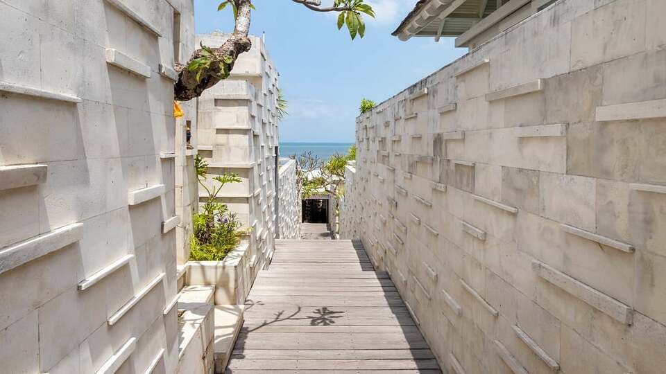 5 Star The Chand’s Three – Elevated Beachfront Escape