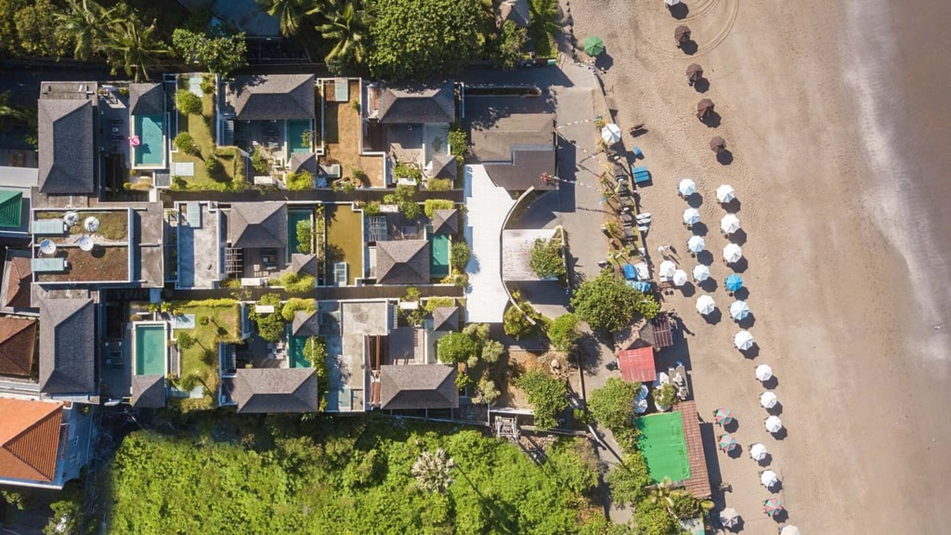 5 Star The Chand’s Three – Elevated Beachfront Escape