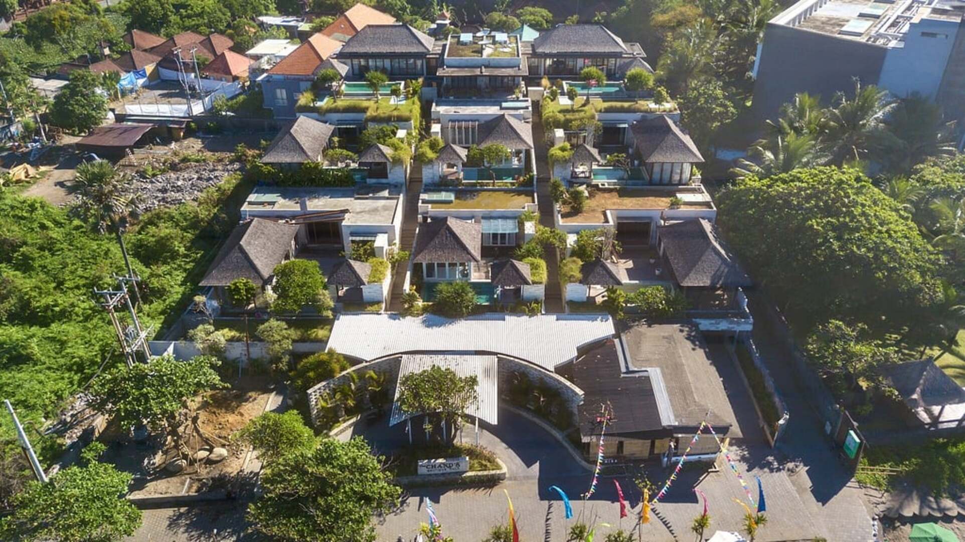 5 Star The Chand’s Three – Elevated Beachfront Escape
