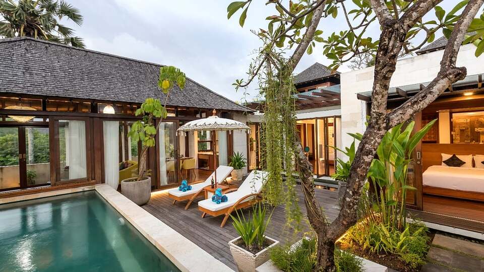 5 Star The Chand’s Two – Tropical Beachfront Haven