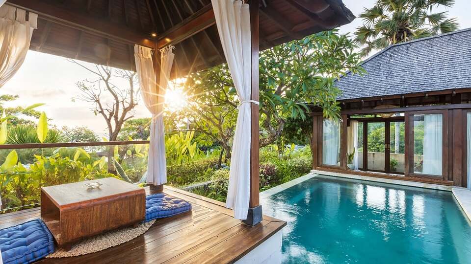 5 Star The Chand’s Two – Tropical Beachfront Haven
