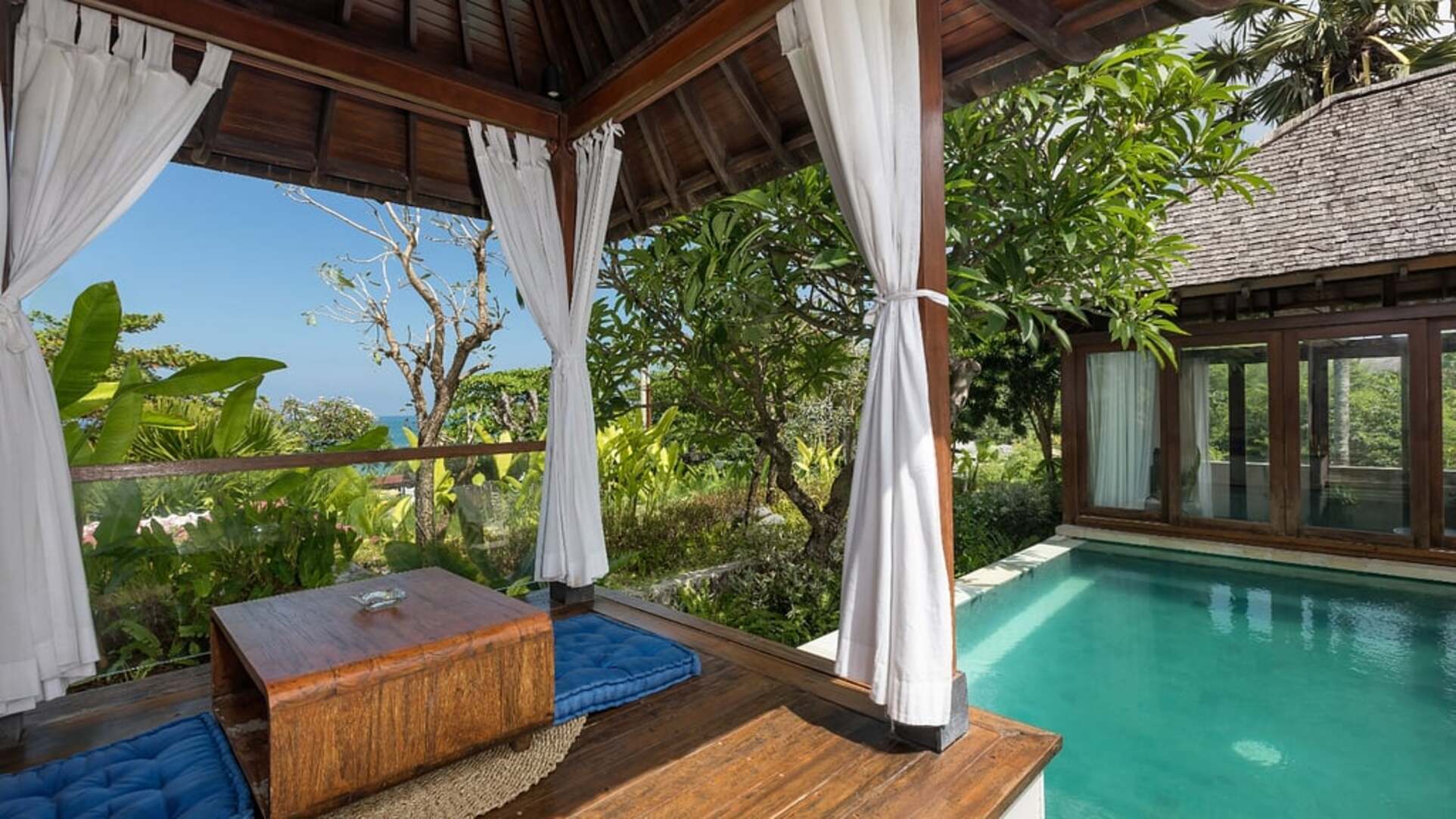 5 Star The Chand’s Two – Tropical Beachfront Haven