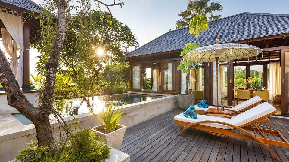 5 Star The Chand’s Two – Tropical Beachfront Haven