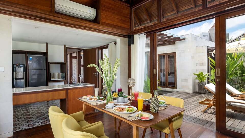 5 Star The Chand’s Two – Tropical Beachfront Haven