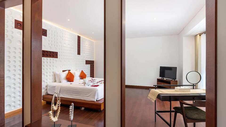 5 Star The Chand’s Two – Tropical Beachfront Haven