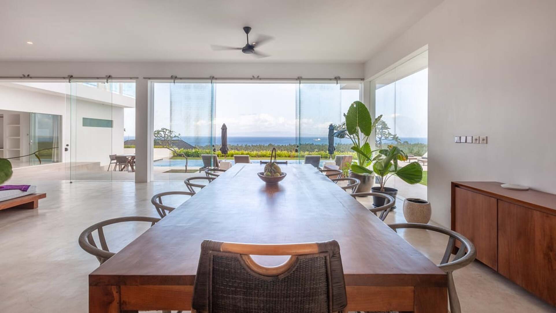 5 Star Villa Zen Sengkidu – Panoramic Coastal Retreat