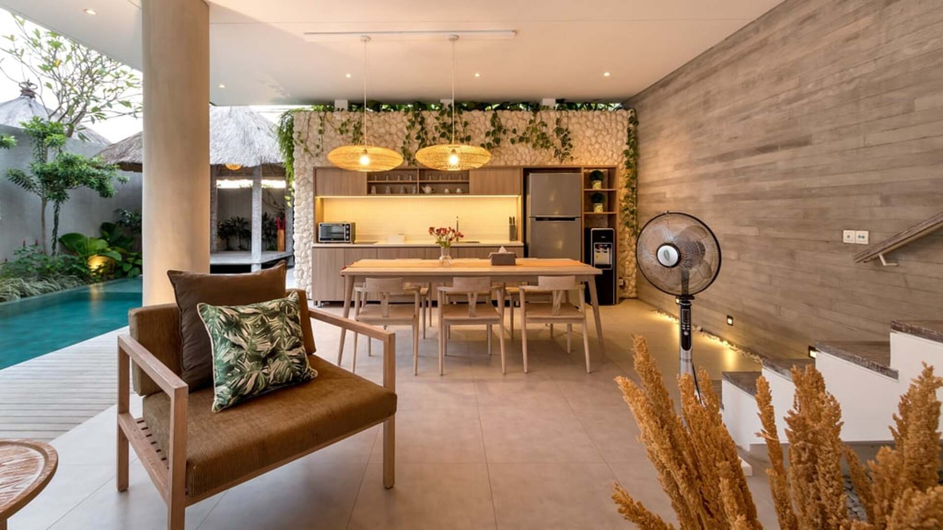 5 Star Swan Villa 1 – Tropical Seminyak Escape