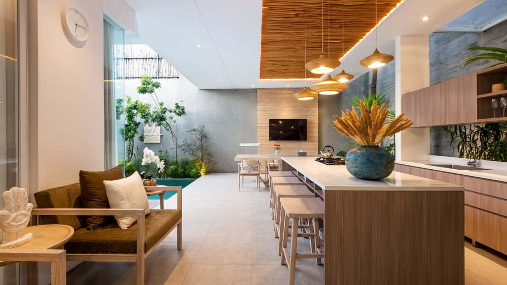 5 Star Swan Villa 3 – Boho Seminyak Sanctuary