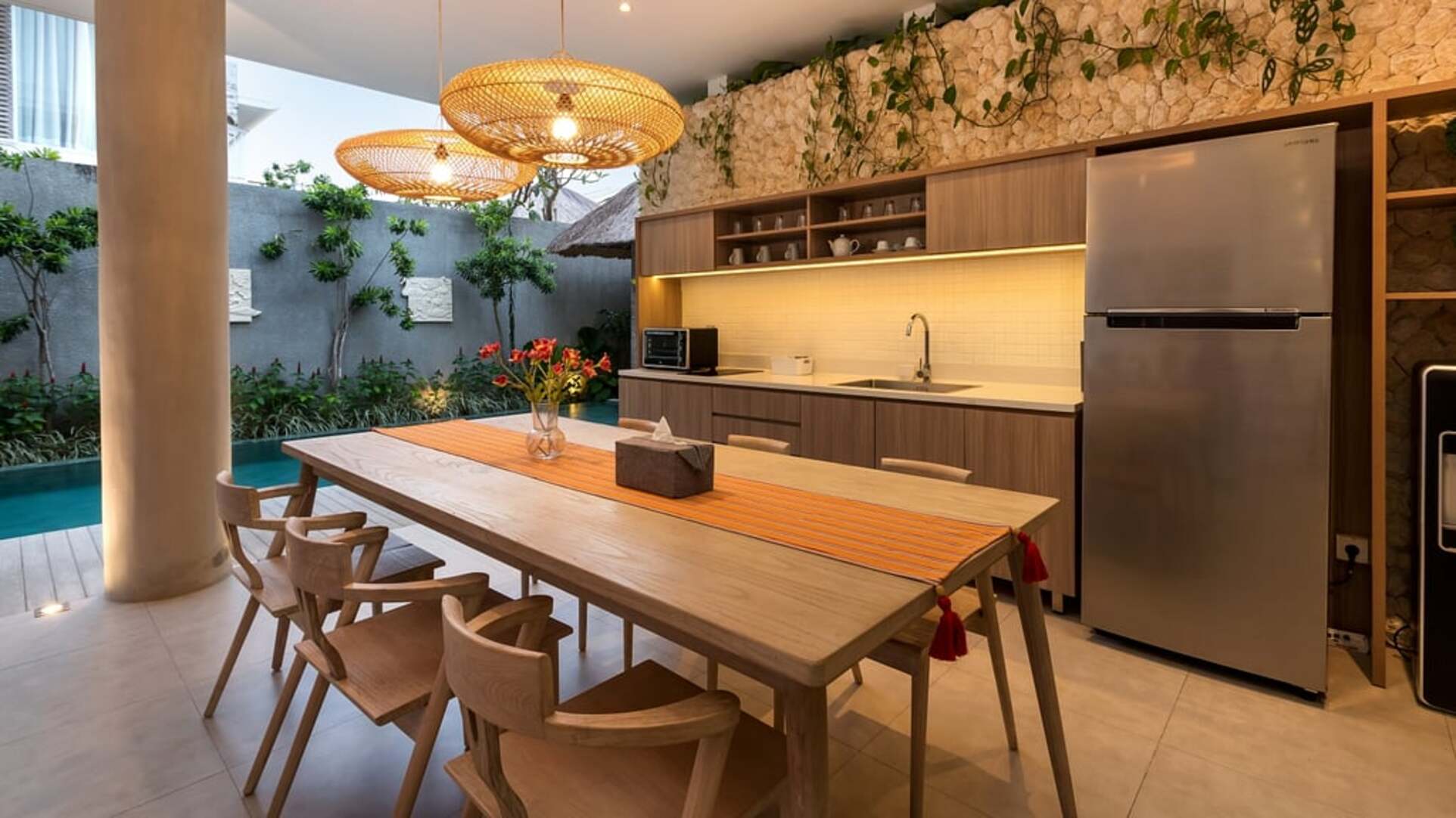 5 Star Swan Villa 2 – Petitenget Garden Retreat