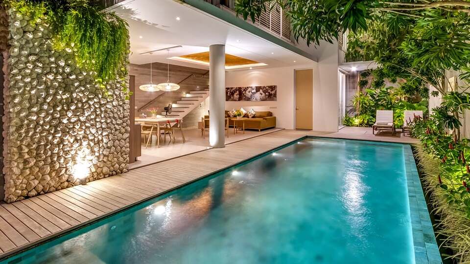 5 Star Swan Villas – Twin Villa Escape, Seminyak, Indonesia