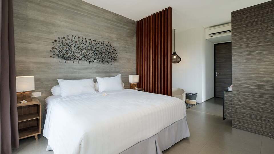 5 Star Swan Villa R – Boho Garden Escape