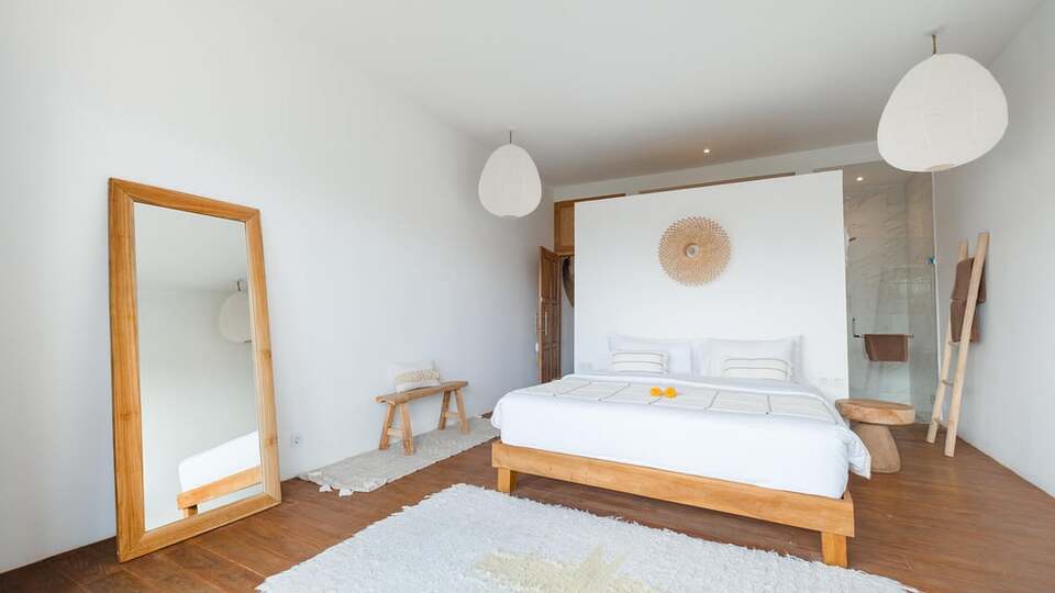 5 Star Villa Madissa – Modern Berawa Hideaway