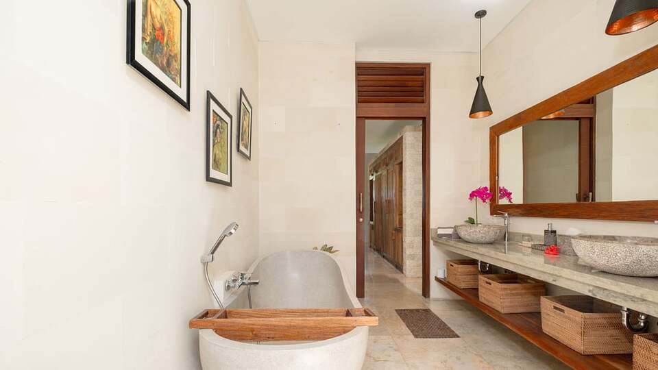 5 Star Villa Liang Ubud – Serene Ricefield Escape