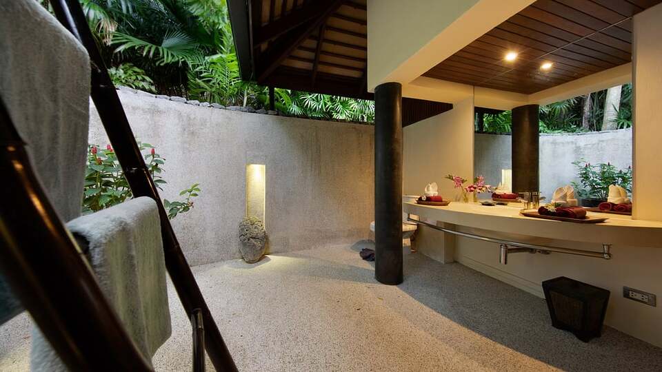 5 Star Sunset Rock Villa – Hillside Sunset Haven