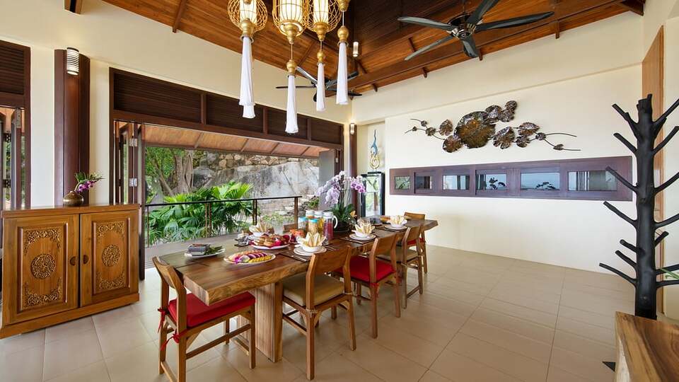 5 Star Sunset Rock Villa – Hillside Sunset Haven