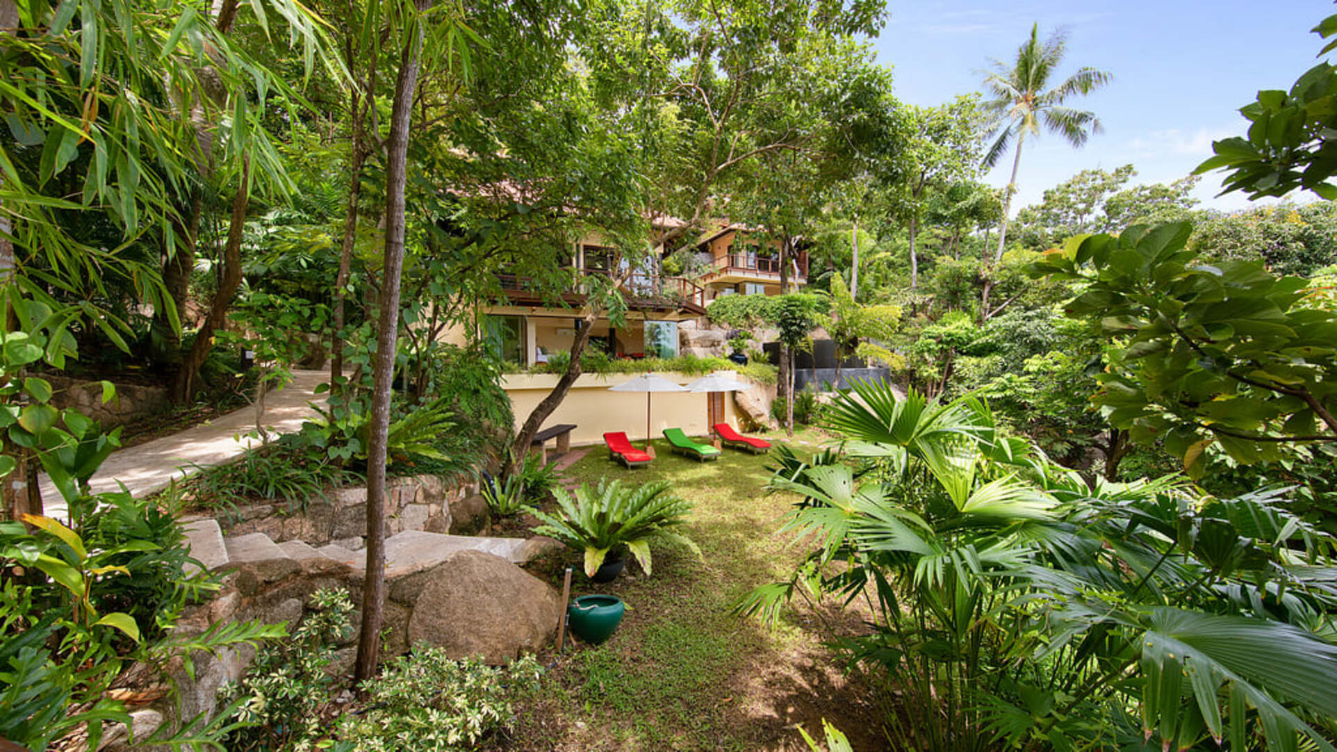 5 Star Sunset Rock Villa – Hillside Sunset Haven