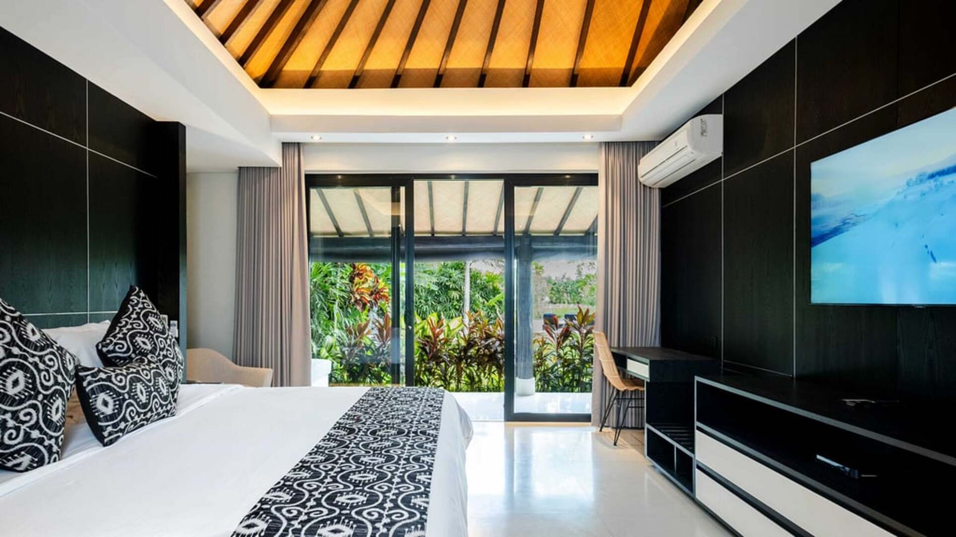 5 Star Villa Kubu Dewi Sri – Canggu Ricefield Retreat