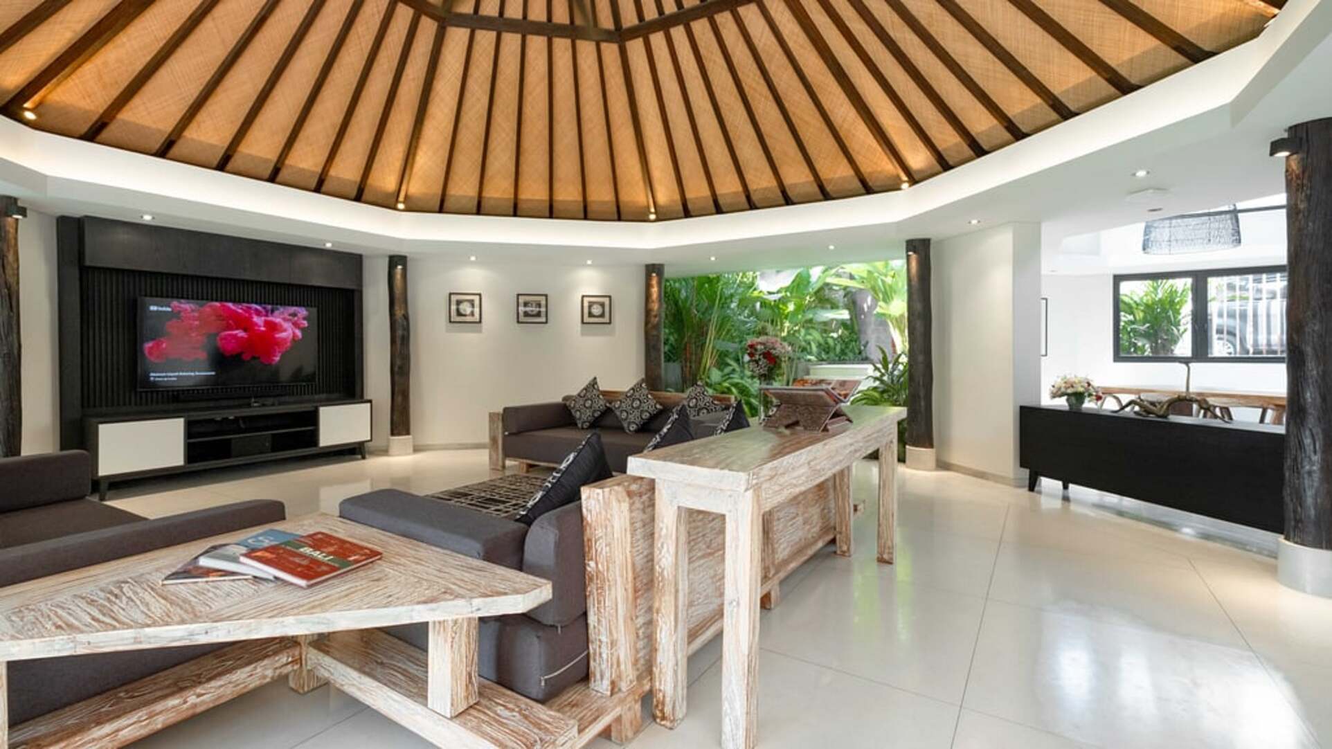 5 Star Villa Kubu Dewi Sri – Canggu Ricefield Retreat