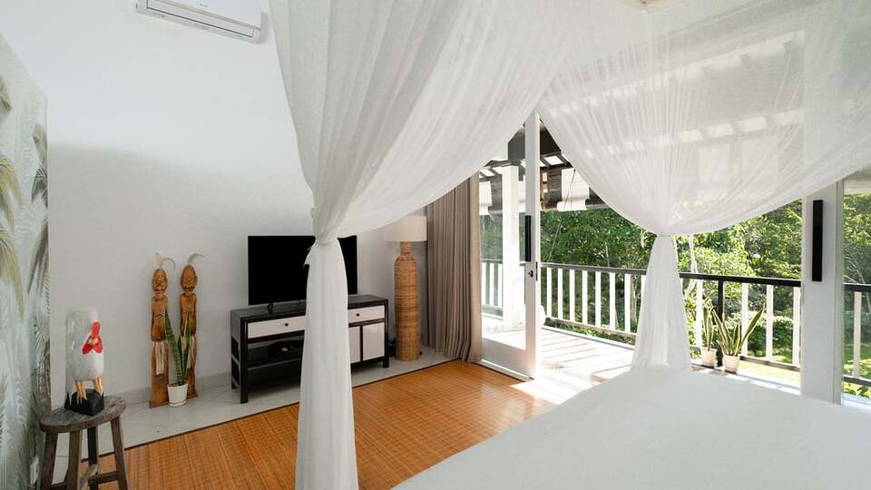 5 Star Villa Lepak by the River – Riverside Ubud Retreat