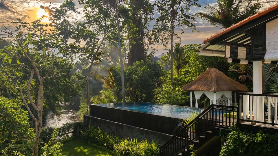 5 Star Villa Lepak by the River – Riverside Ubud Retreat