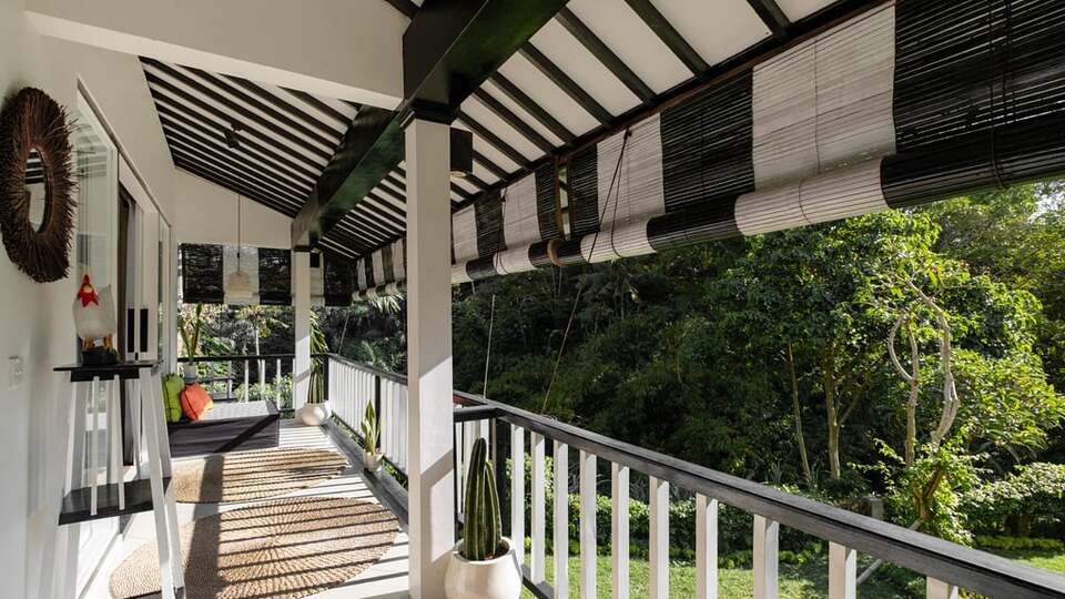 5 Star Villa Lepak by the River – Riverside Ubud Retreat