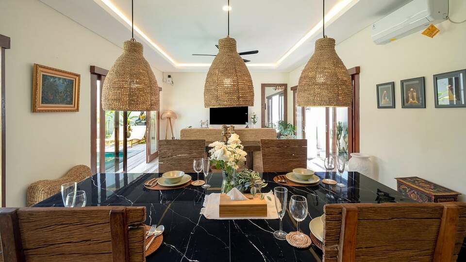 5 Star Villa Lange 2 – Serene Seminyak Escape