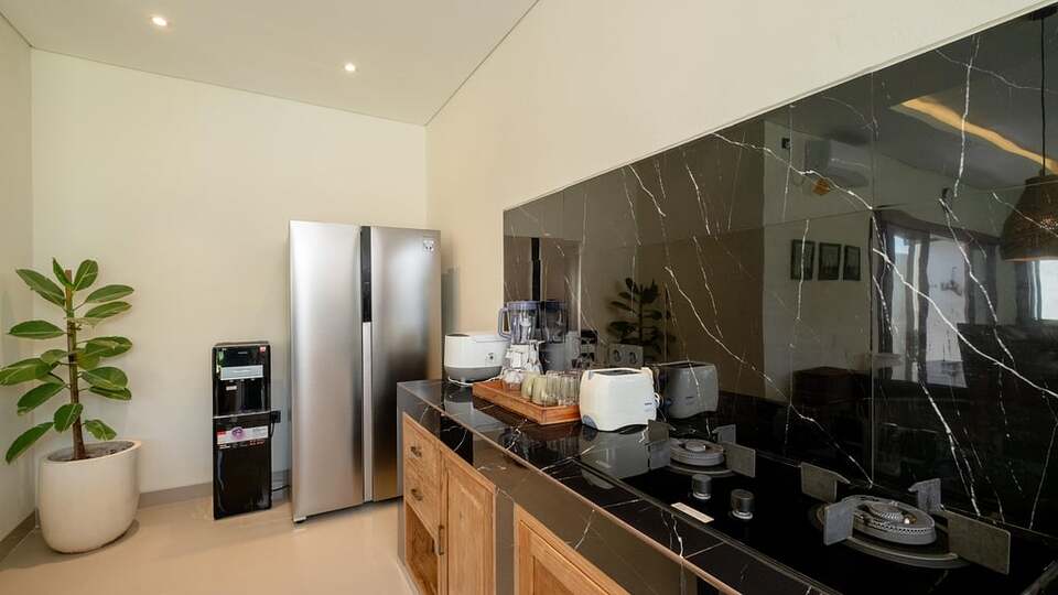 5 Star Villa Lange 2 – Serene Seminyak Escape