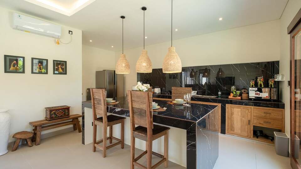5 Star Villa Lange 2 – Serene Seminyak Escape