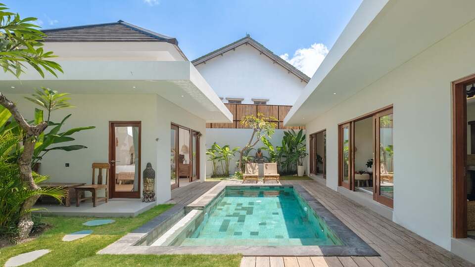 5 Star Villa Lange 2 – Serene Seminyak Escape